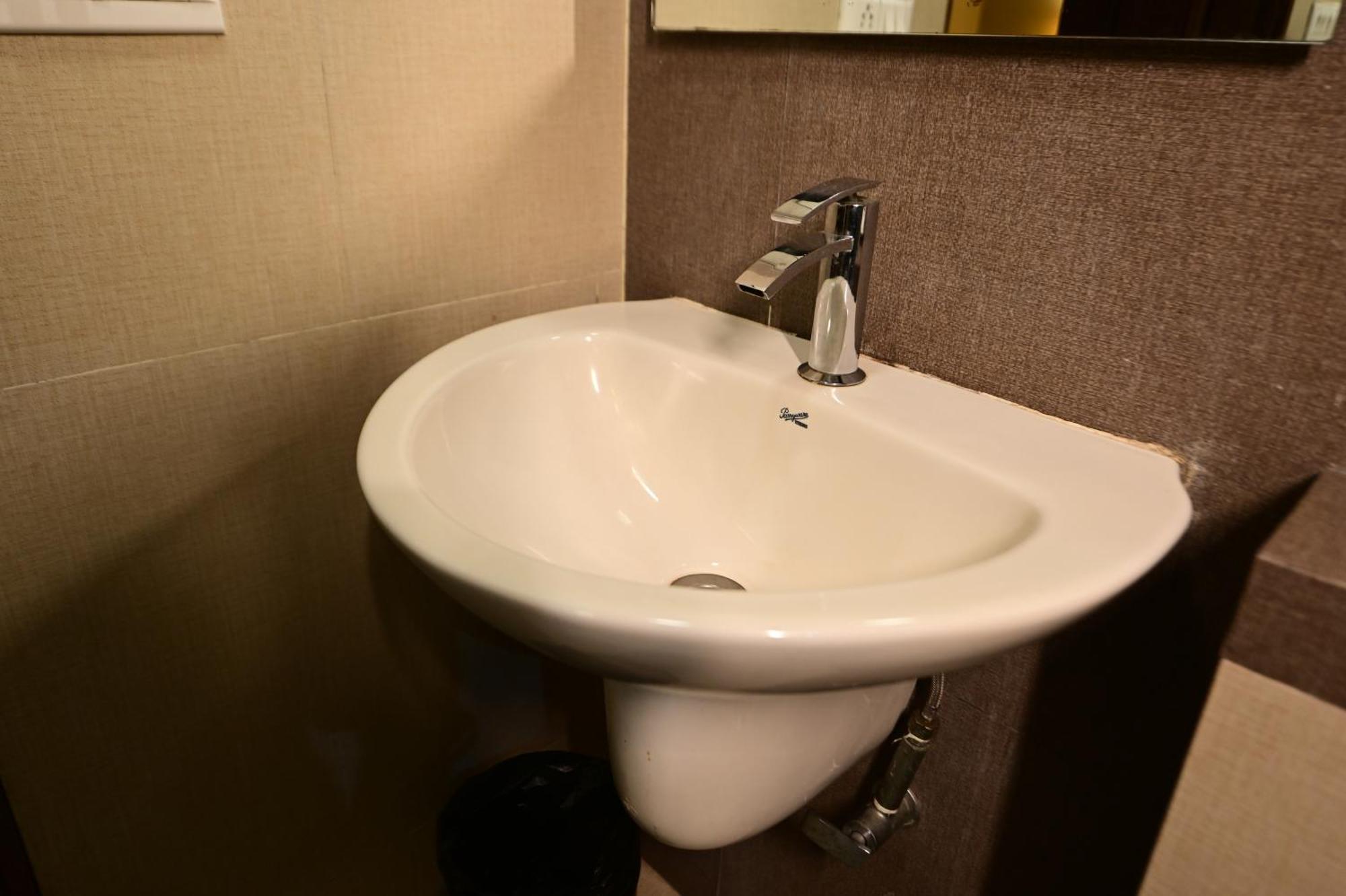 Hotel Sai Inn Mumbai Ngoại thất bức ảnh