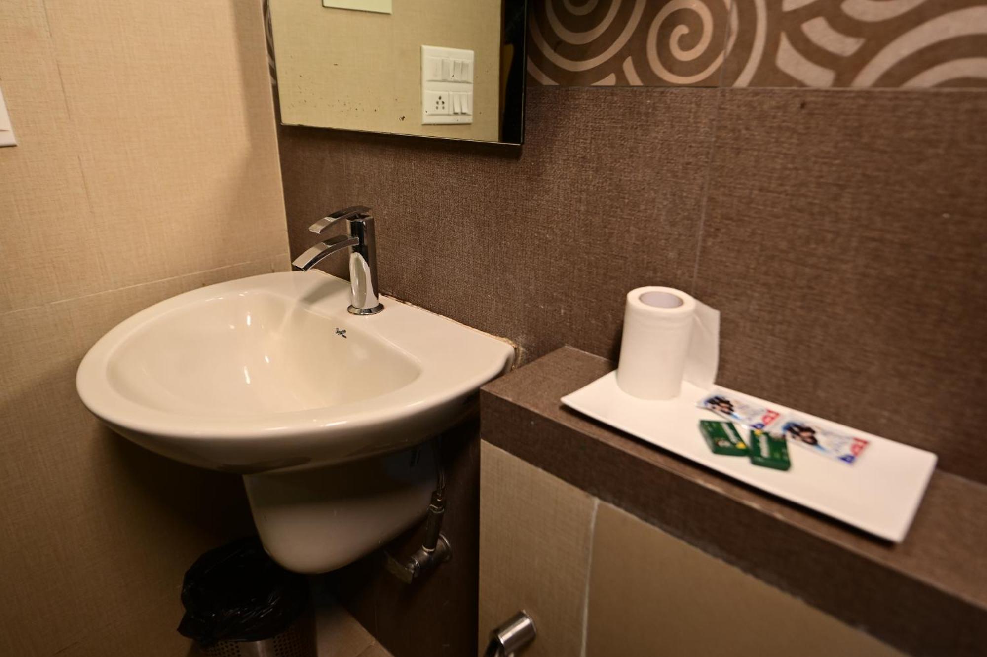 Hotel Sai Inn Mumbai Ngoại thất bức ảnh