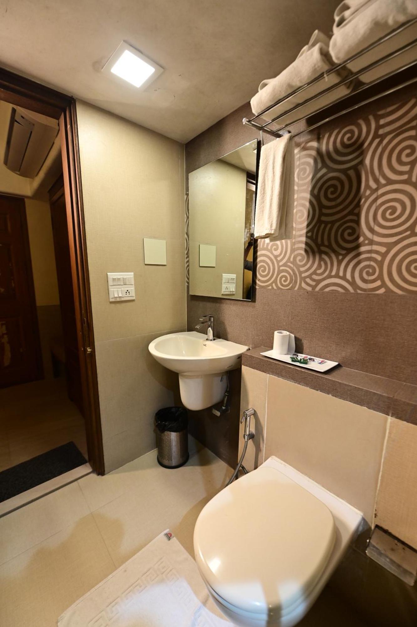 Hotel Sai Inn Mumbai Ngoại thất bức ảnh