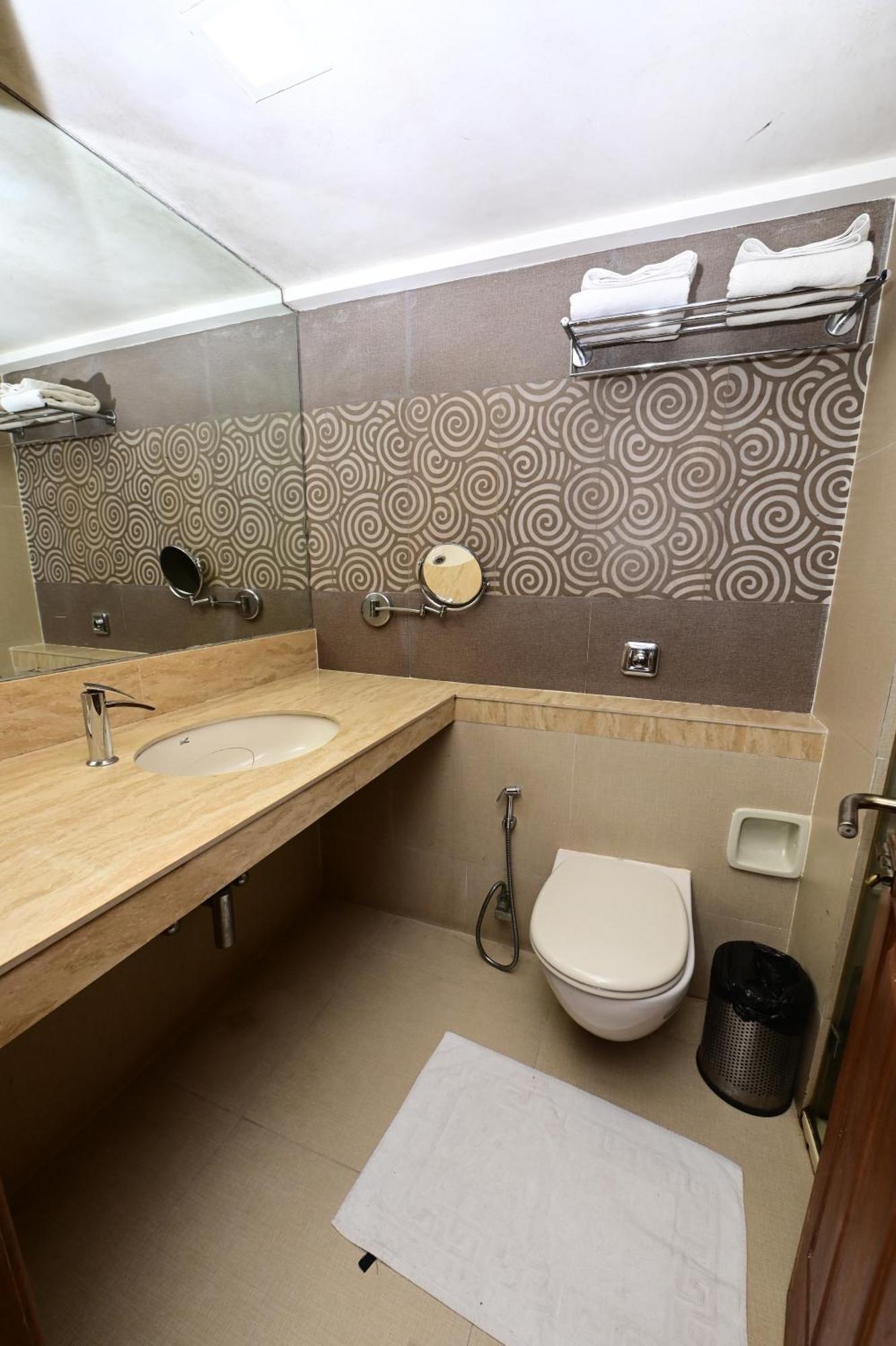 Hotel Sai Inn Mumbai Ngoại thất bức ảnh