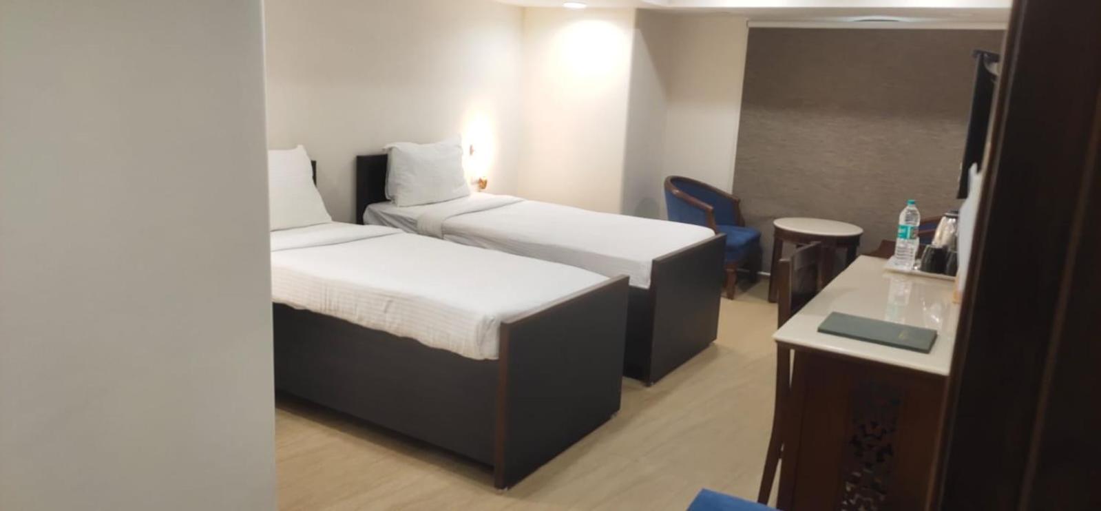Hotel Sai Inn Mumbai Ngoại thất bức ảnh